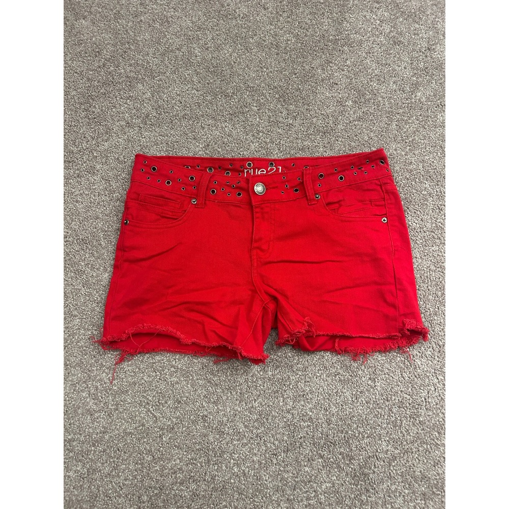 rue21 Denim Shorts Womens 7/8 Red Excellent Grommet Studded Frayed Hem Edgy